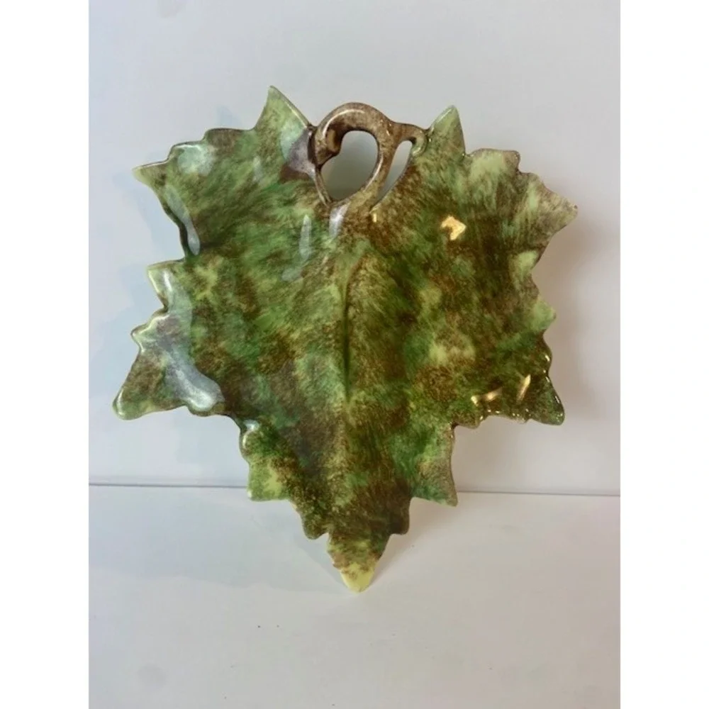 Mid Century Jamieson Ceramics Pottery Green Brown Drip Glaze Leaf Wall Pocket